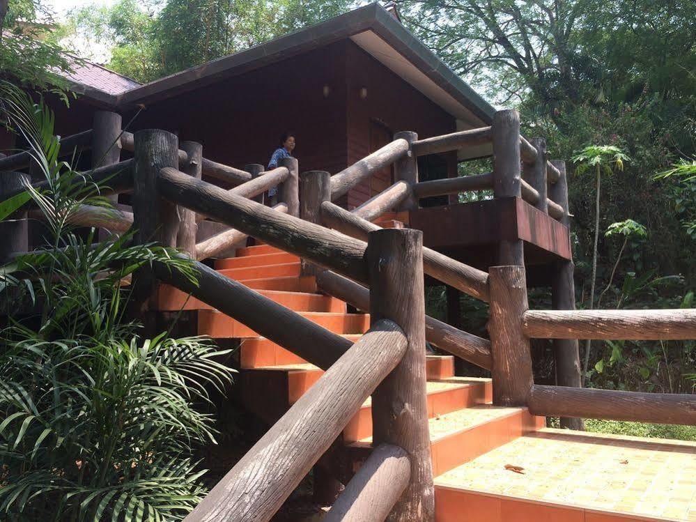 Ban Suan Klang Muang Resort ماي هونج سون المظهر الخارجي الصورة